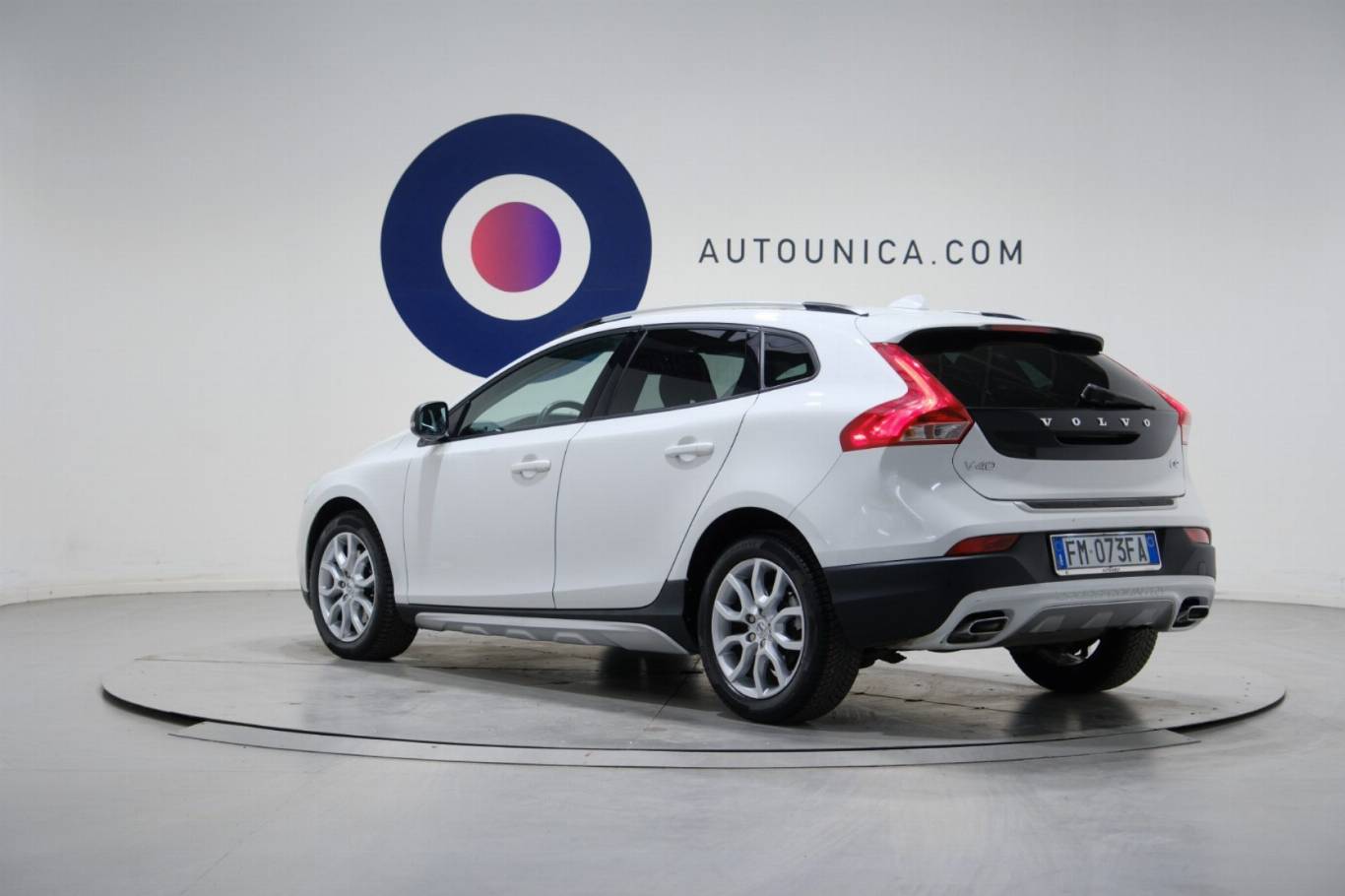 VOLVO V40 Cross Country 17
