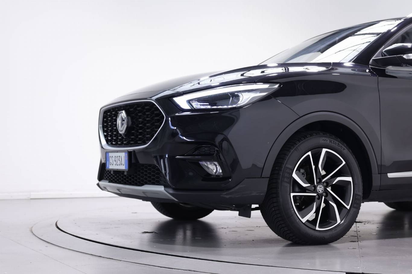 MG ZS 49
