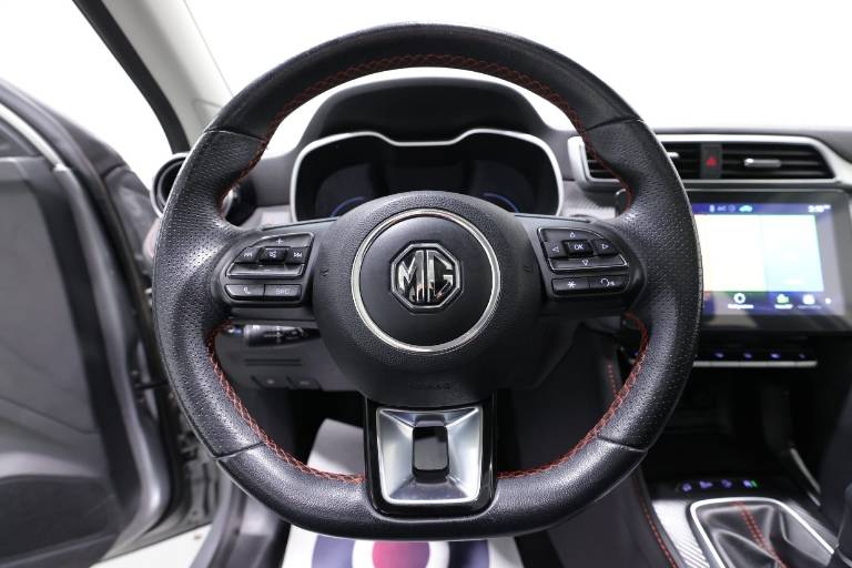 MG ZS 7