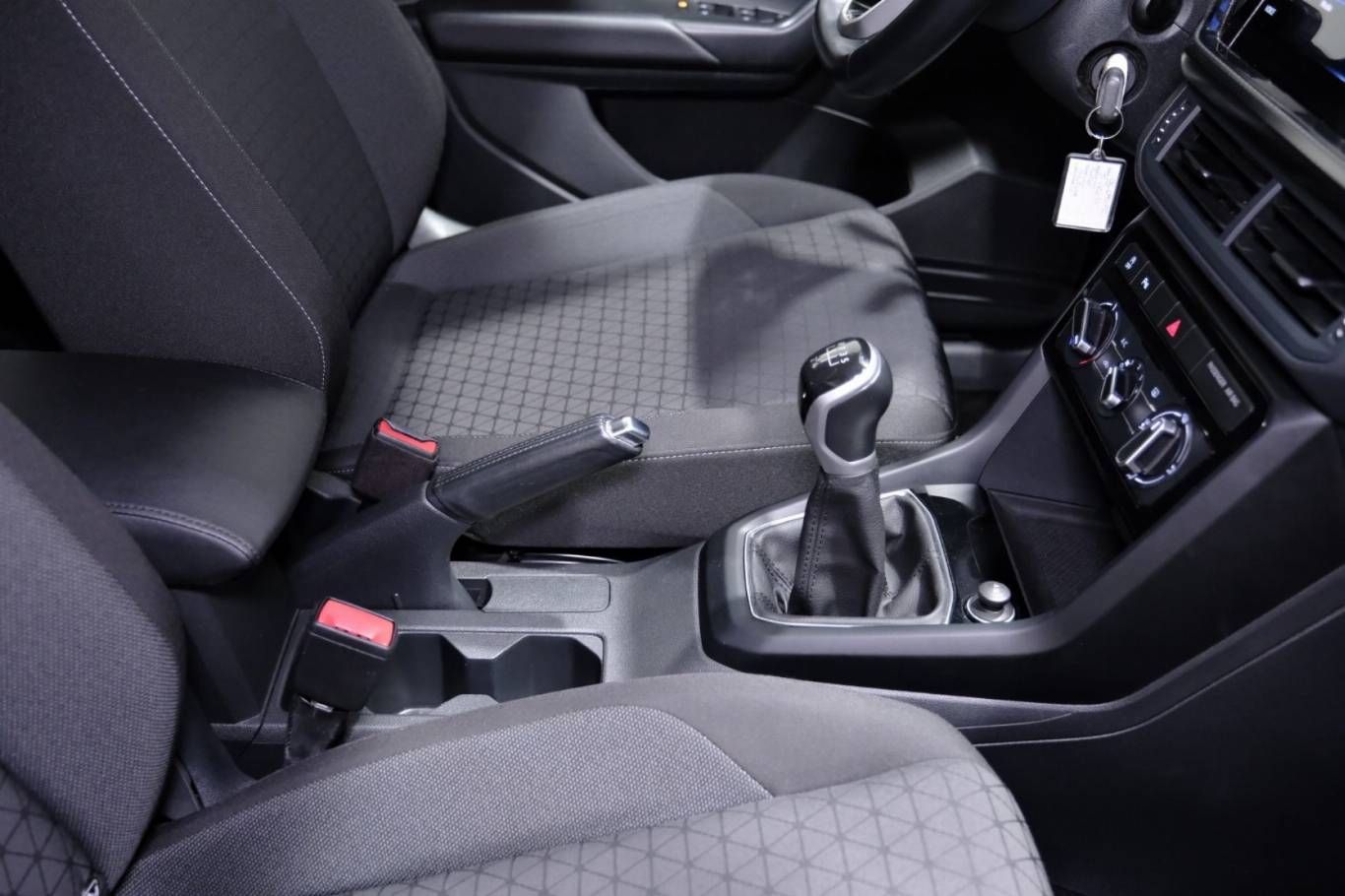 VOLKSWAGEN T-Cross 56