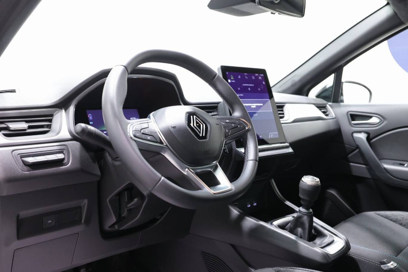 RENAULT Captur 5