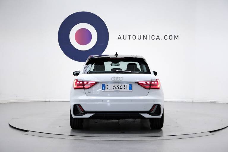 AUDI A1 17
