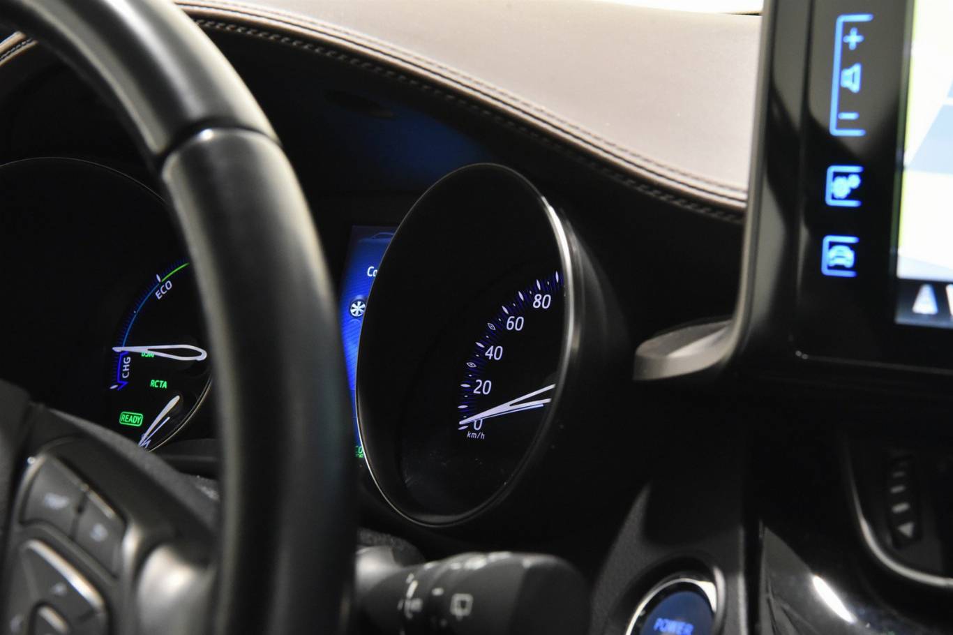 TOYOTA C-HR 42