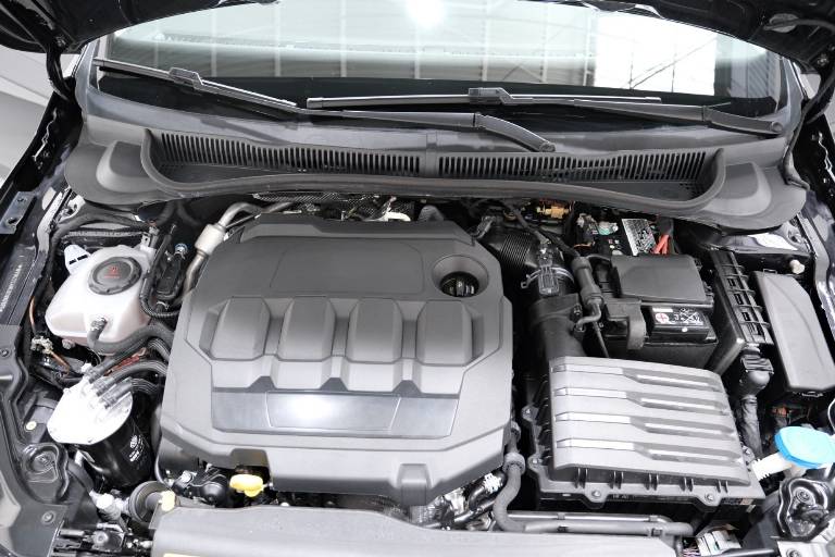 VOLKSWAGEN Polo 60