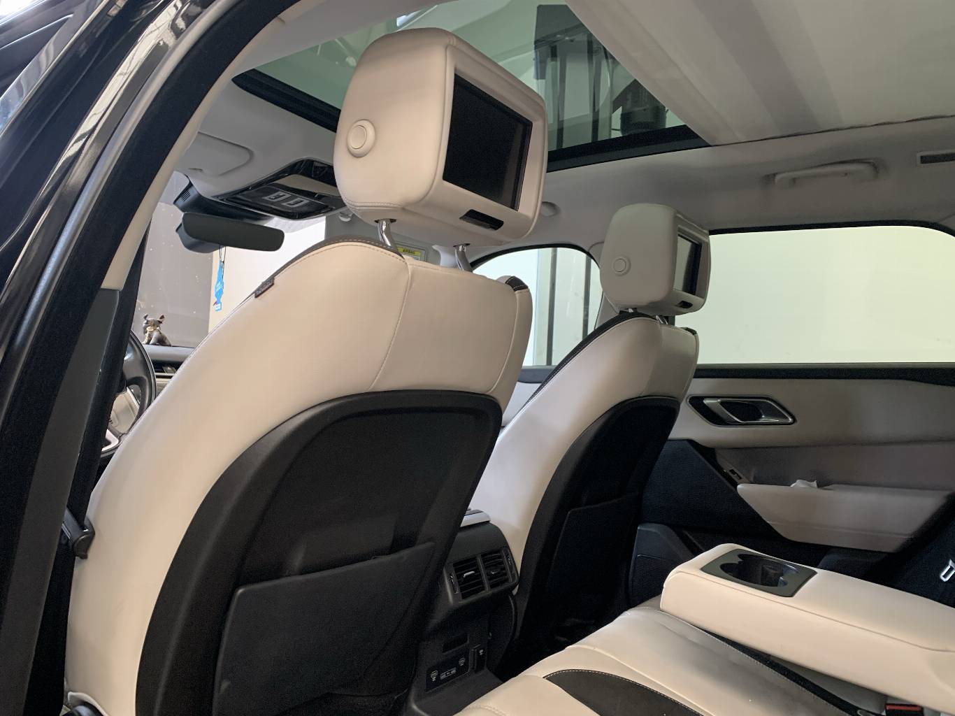 LAND ROVER Range Rover Velar 10