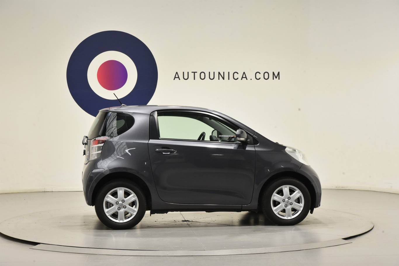 TOYOTA IQ 10