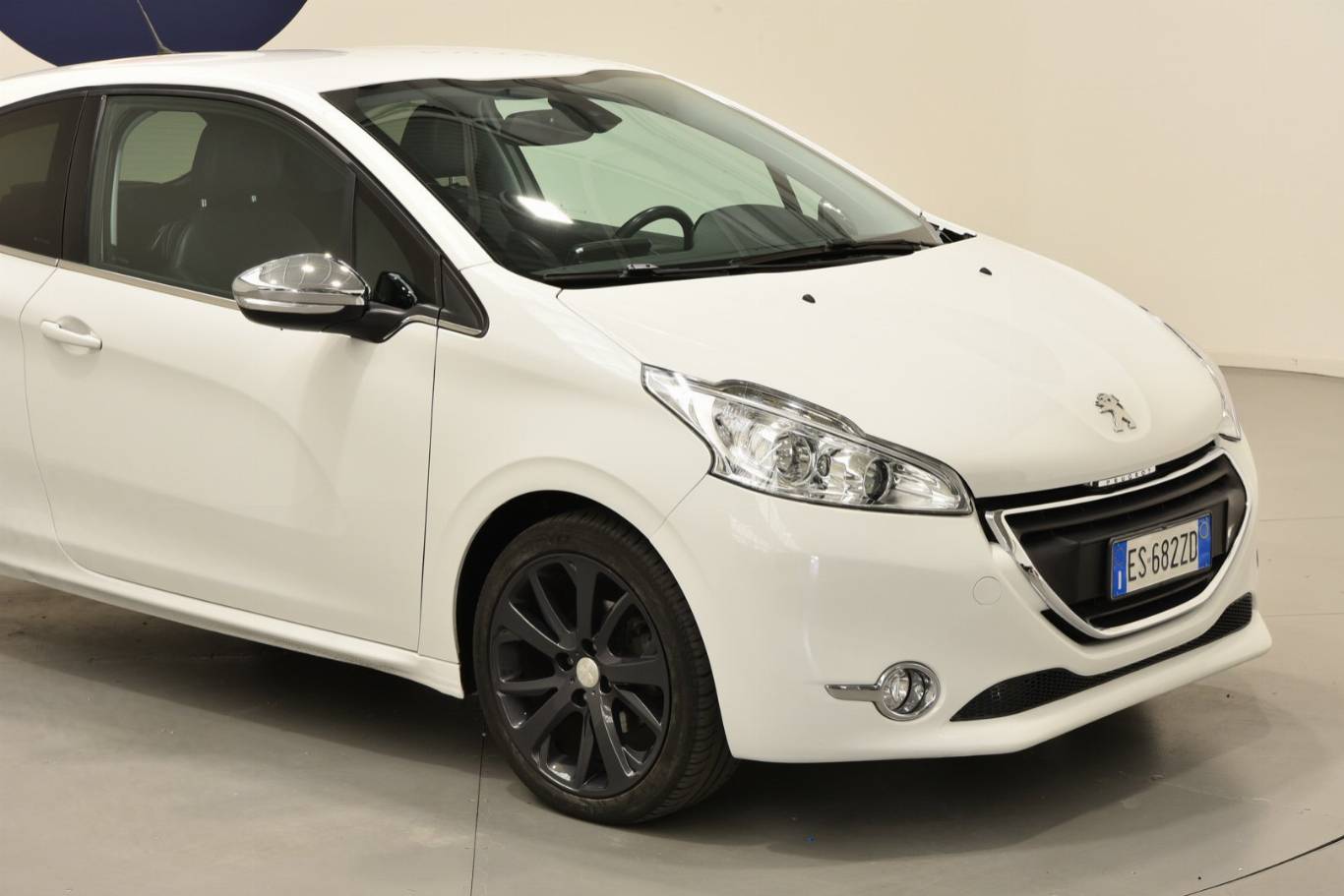 PEUGEOT 208 16