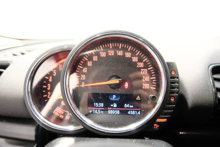 MINI Cooper Clubman 8