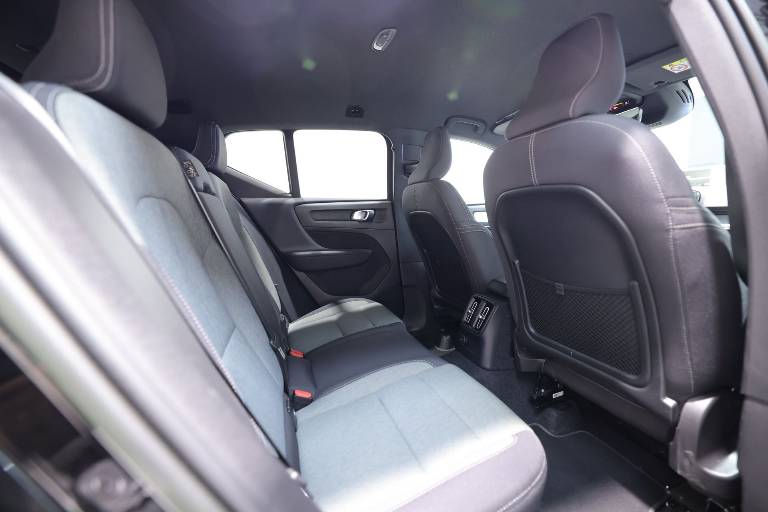 VOLVO XC40 48