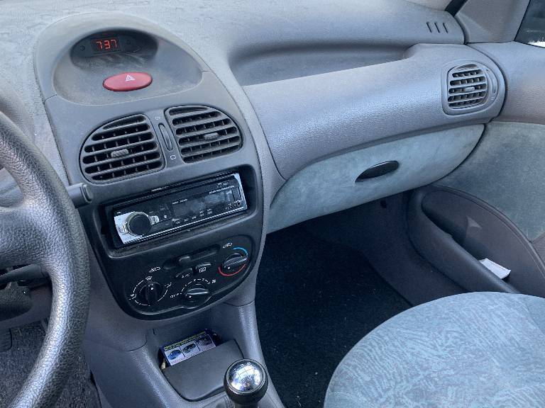 PEUGEOT 206 11