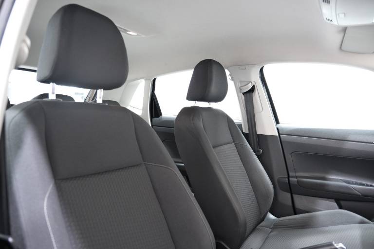 VOLKSWAGEN Polo 55