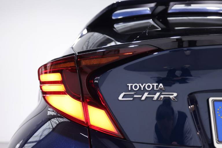 TOYOTA C-HR 41