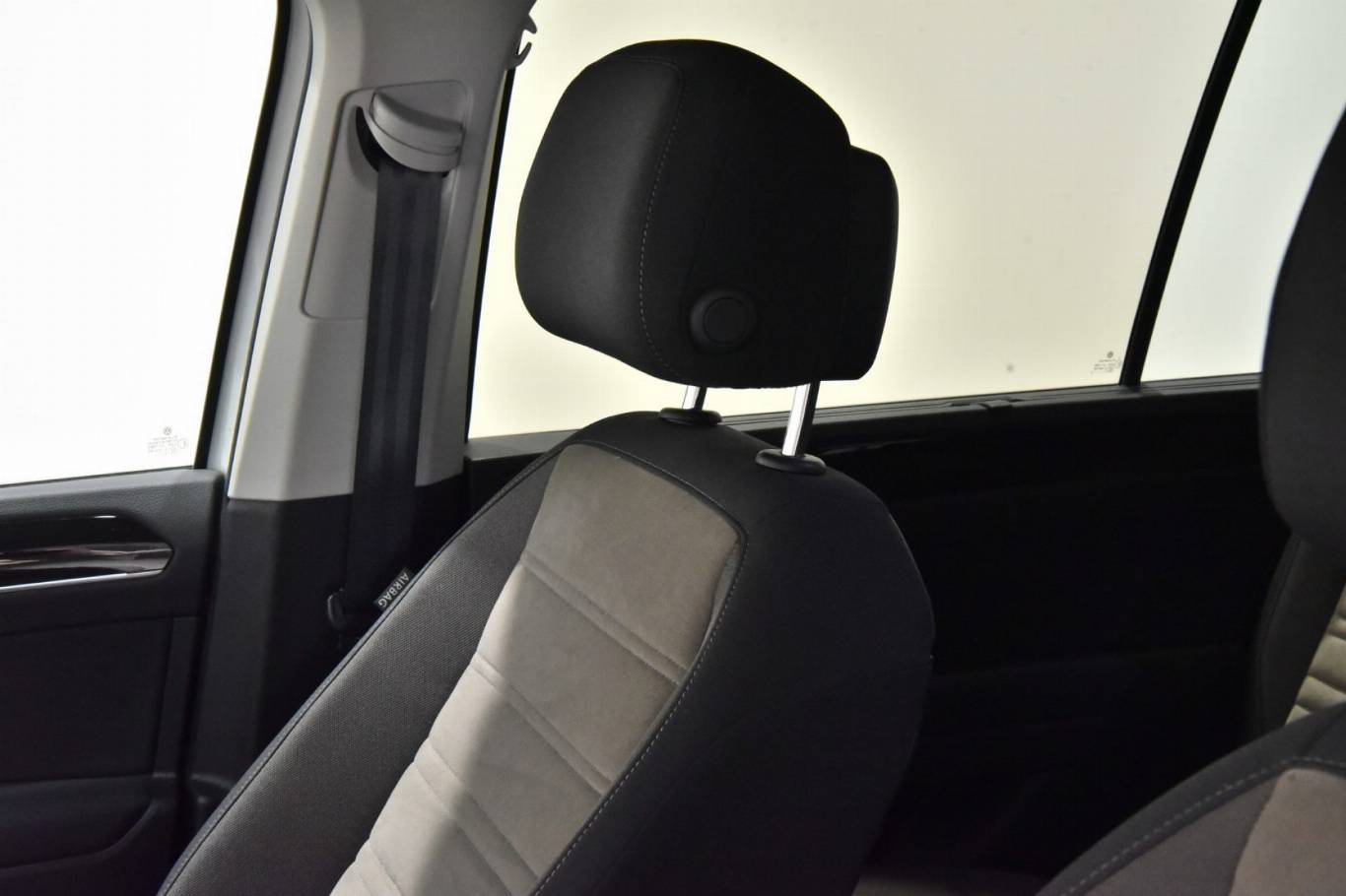 VOLKSWAGEN Touran 20