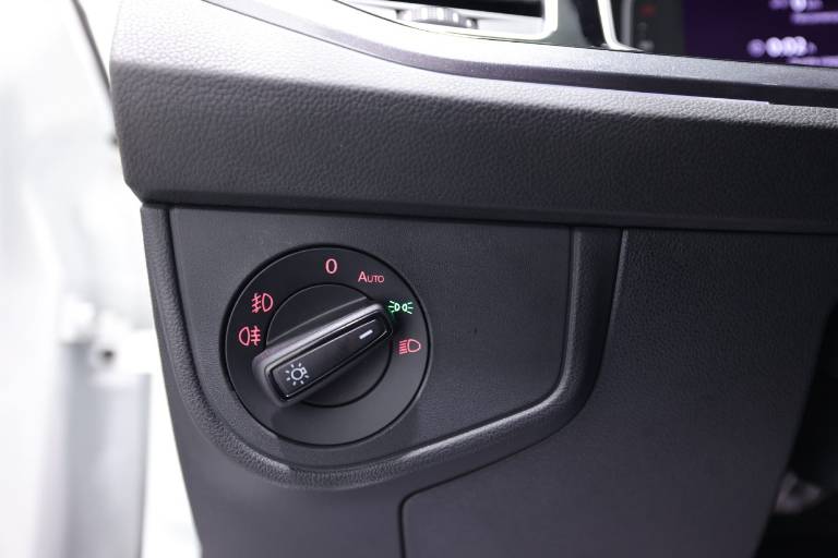 VOLKSWAGEN Polo GTI 26