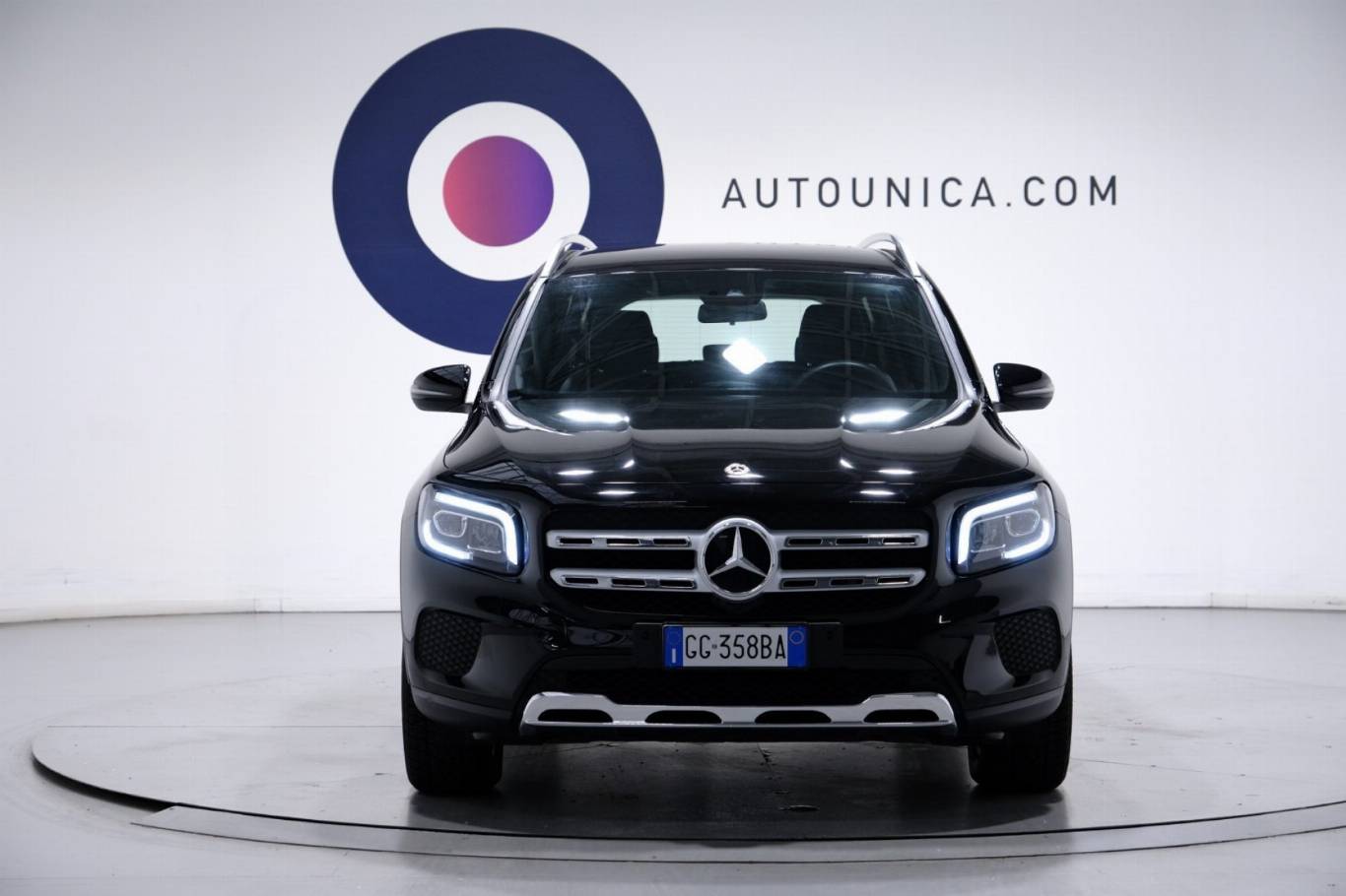 MERCEDES-BENZ GLB 200 2