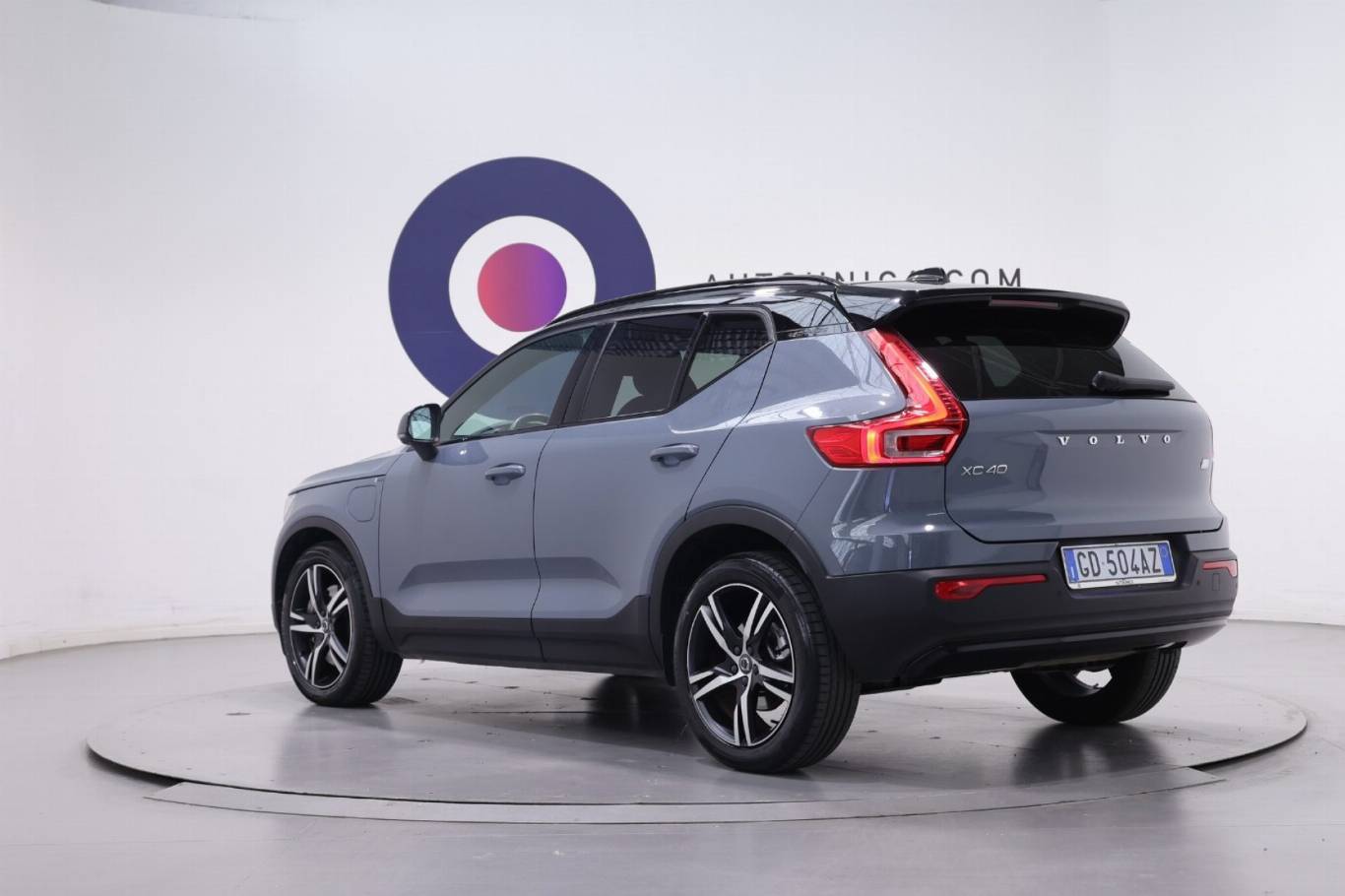 VOLVO XC40 16