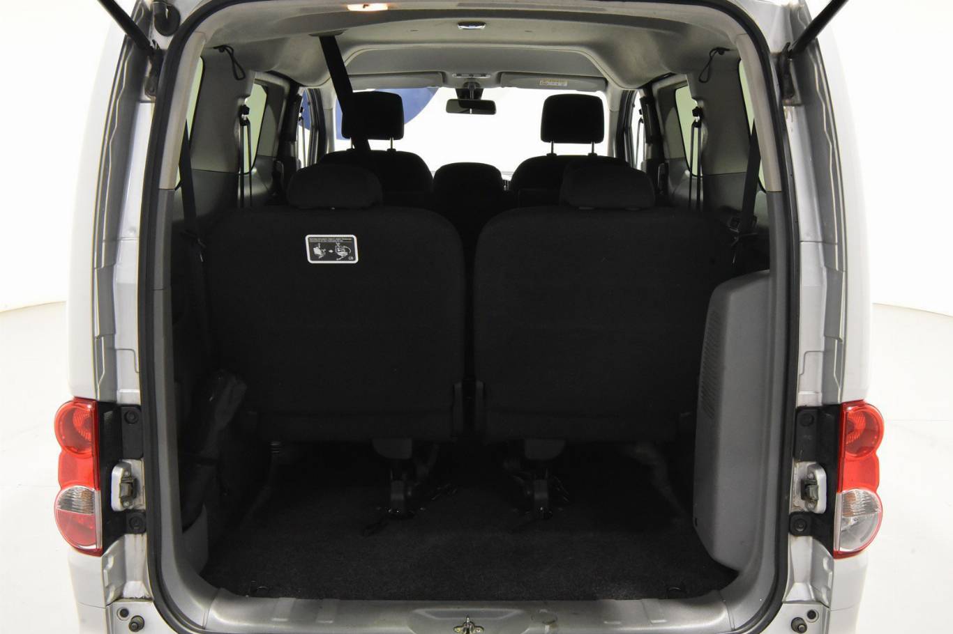NISSAN NV200 27