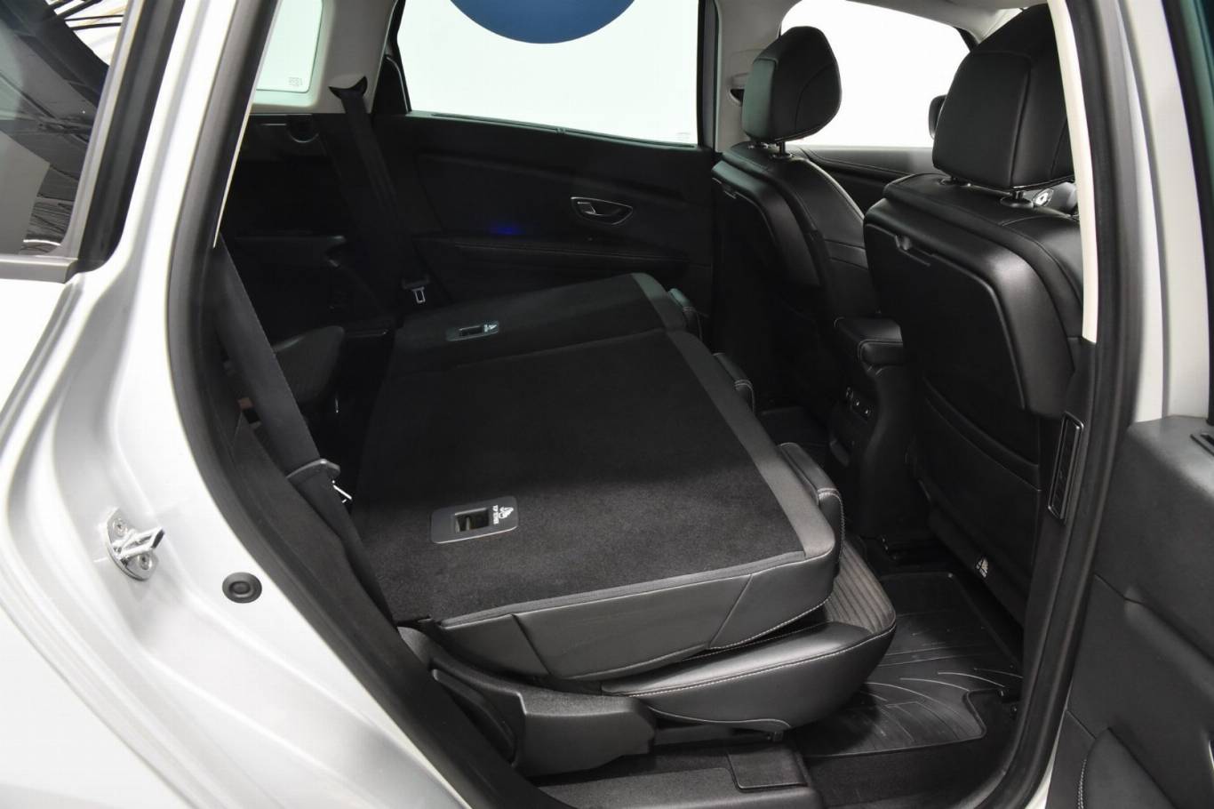 RENAULT Grand Scenic 31