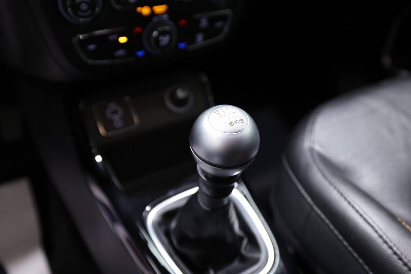 JEEP Compass 32