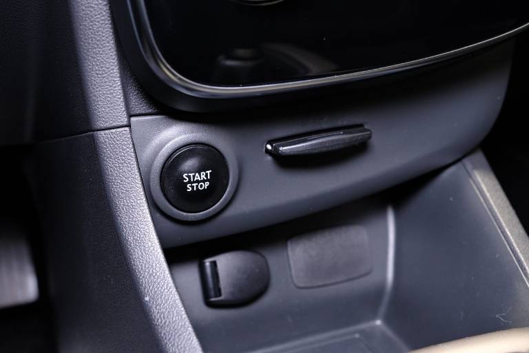 RENAULT Clio 28