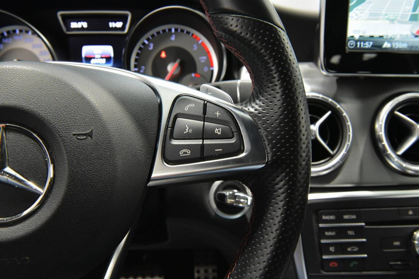 MERCEDES-BENZ CLA 200 45