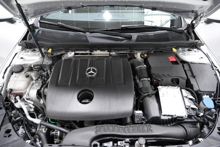 MERCEDES-BENZ A 180 68