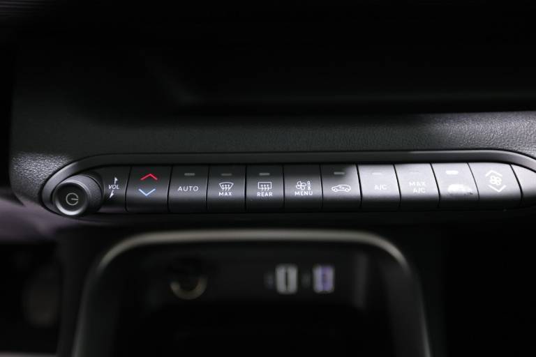 JEEP Avenger 27
