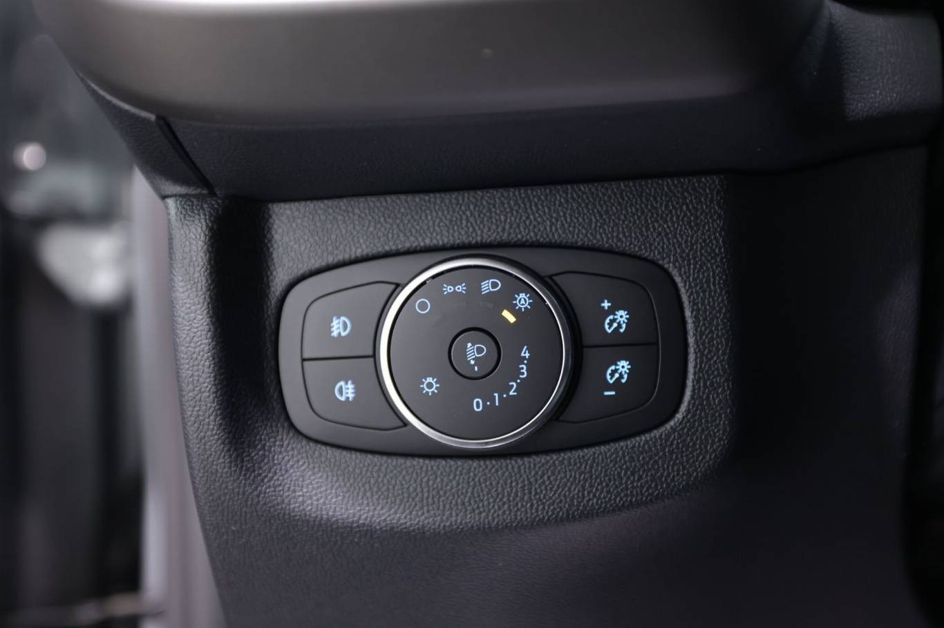 FORD Tourneo Courier 26