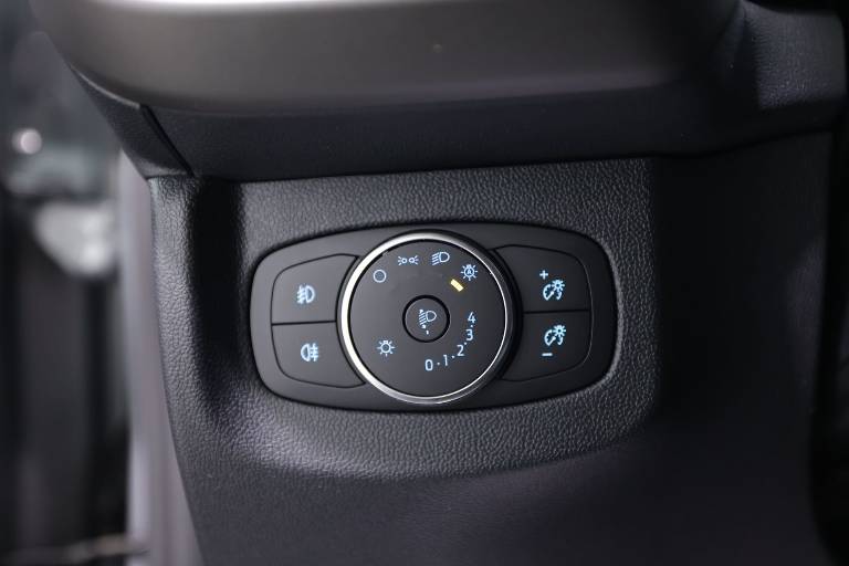 FORD Tourneo Courier 26