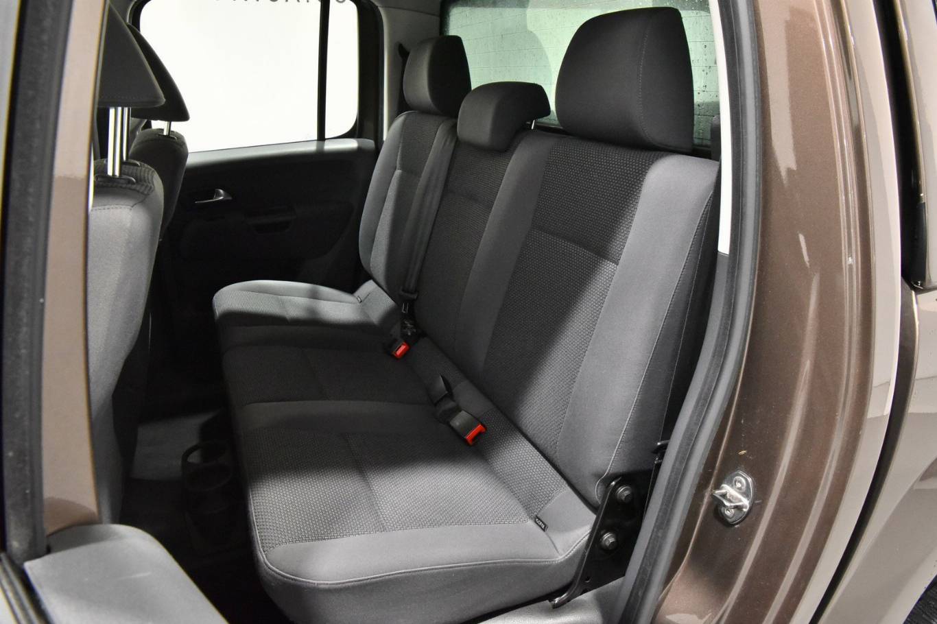 VOLKSWAGEN Amarok 23