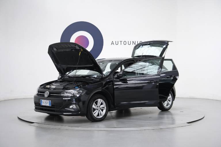 VOLKSWAGEN Polo 62