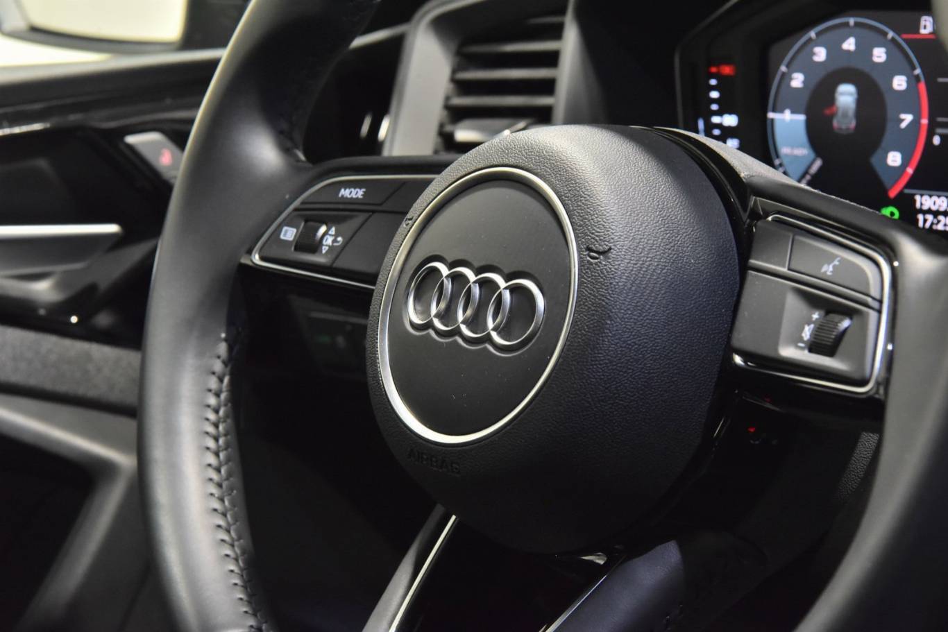 AUDI A1 22