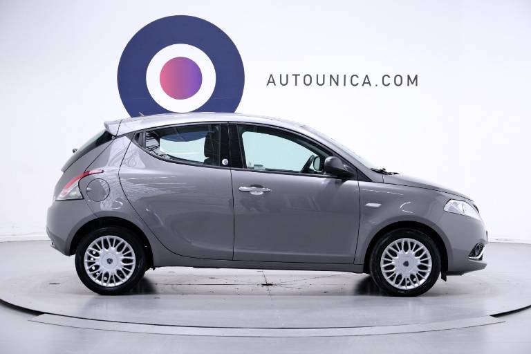 LANCIA Ypsilon 4