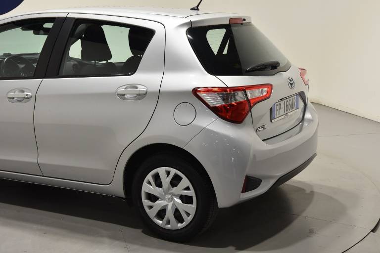 TOYOTA Yaris 22