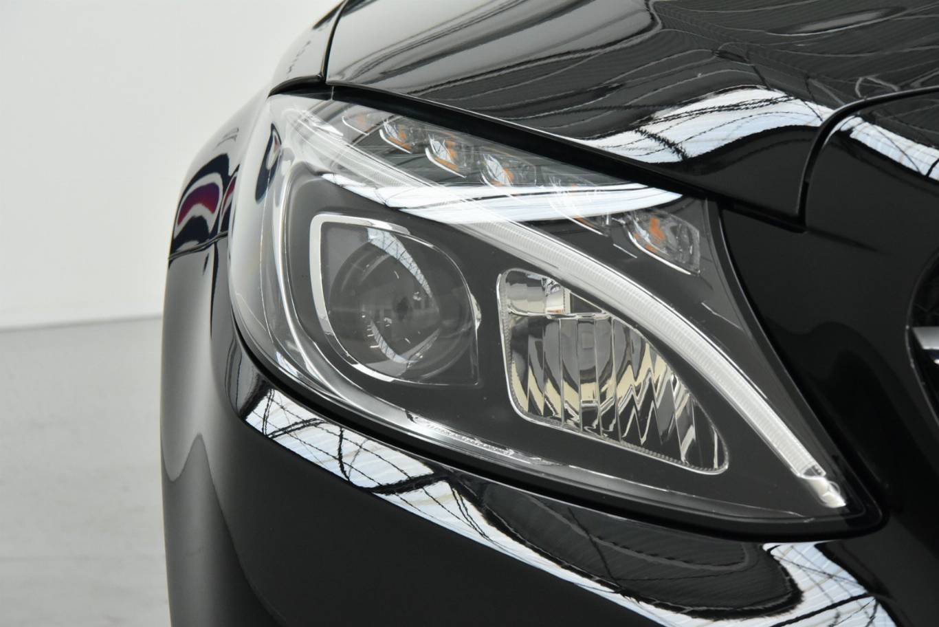 MERCEDES-BENZ C 220 36