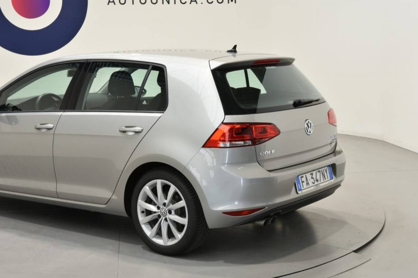 VOLKSWAGEN Golf 33