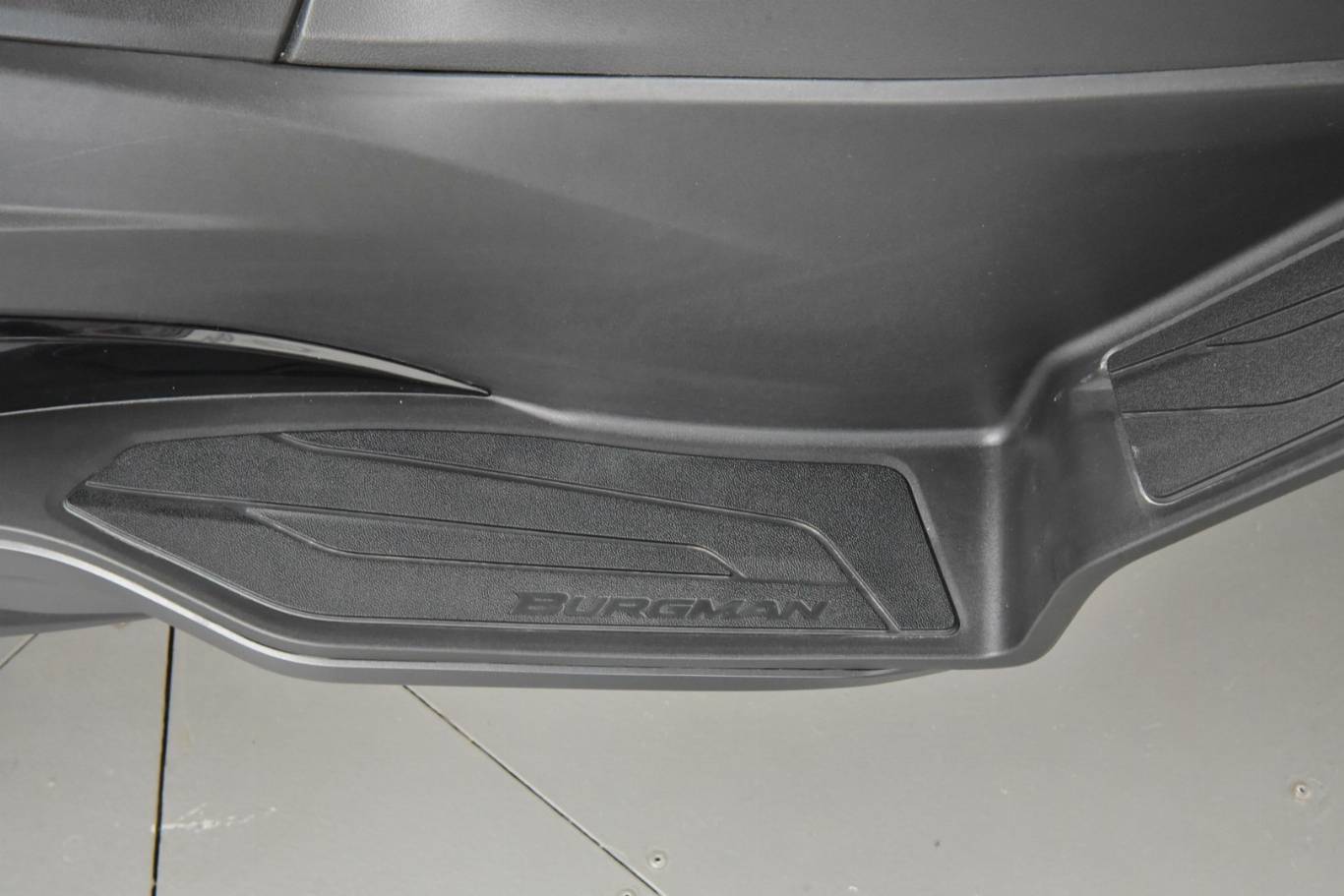 SUZUKI Burgman AN 400 44