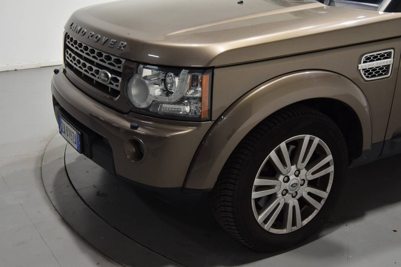 LAND ROVER Discovery 26