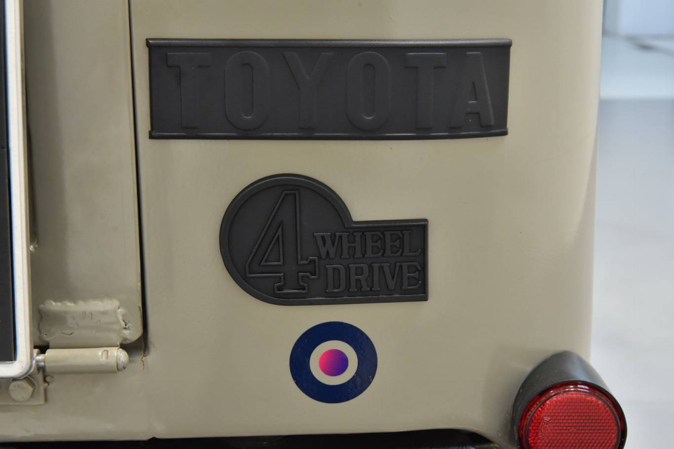 TOYOTA Land Cruiser 54