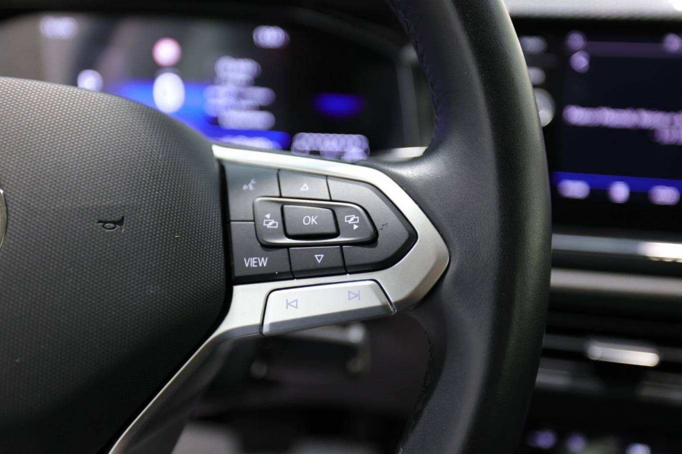 VOLKSWAGEN Polo 22