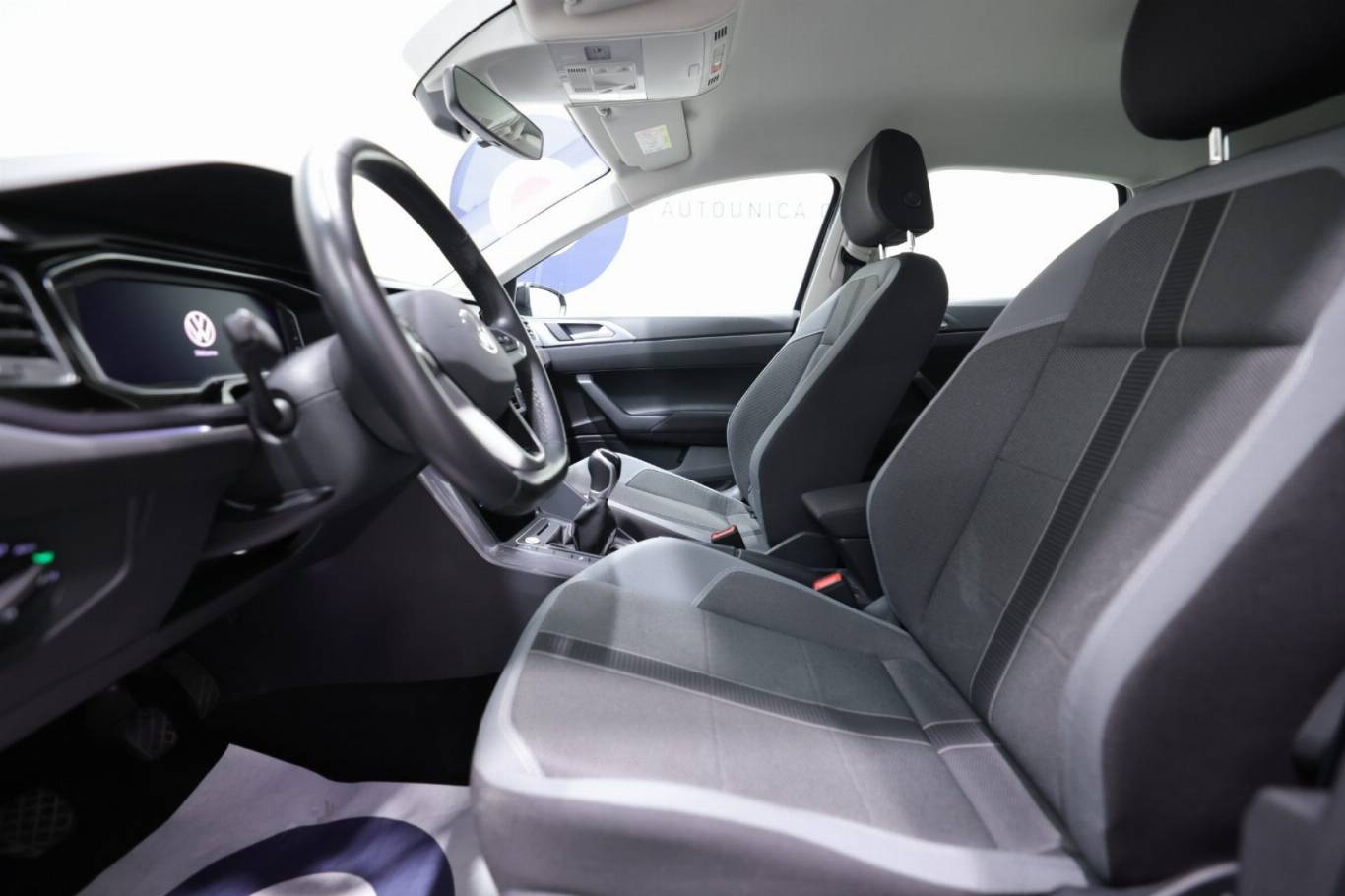VOLKSWAGEN Polo 20