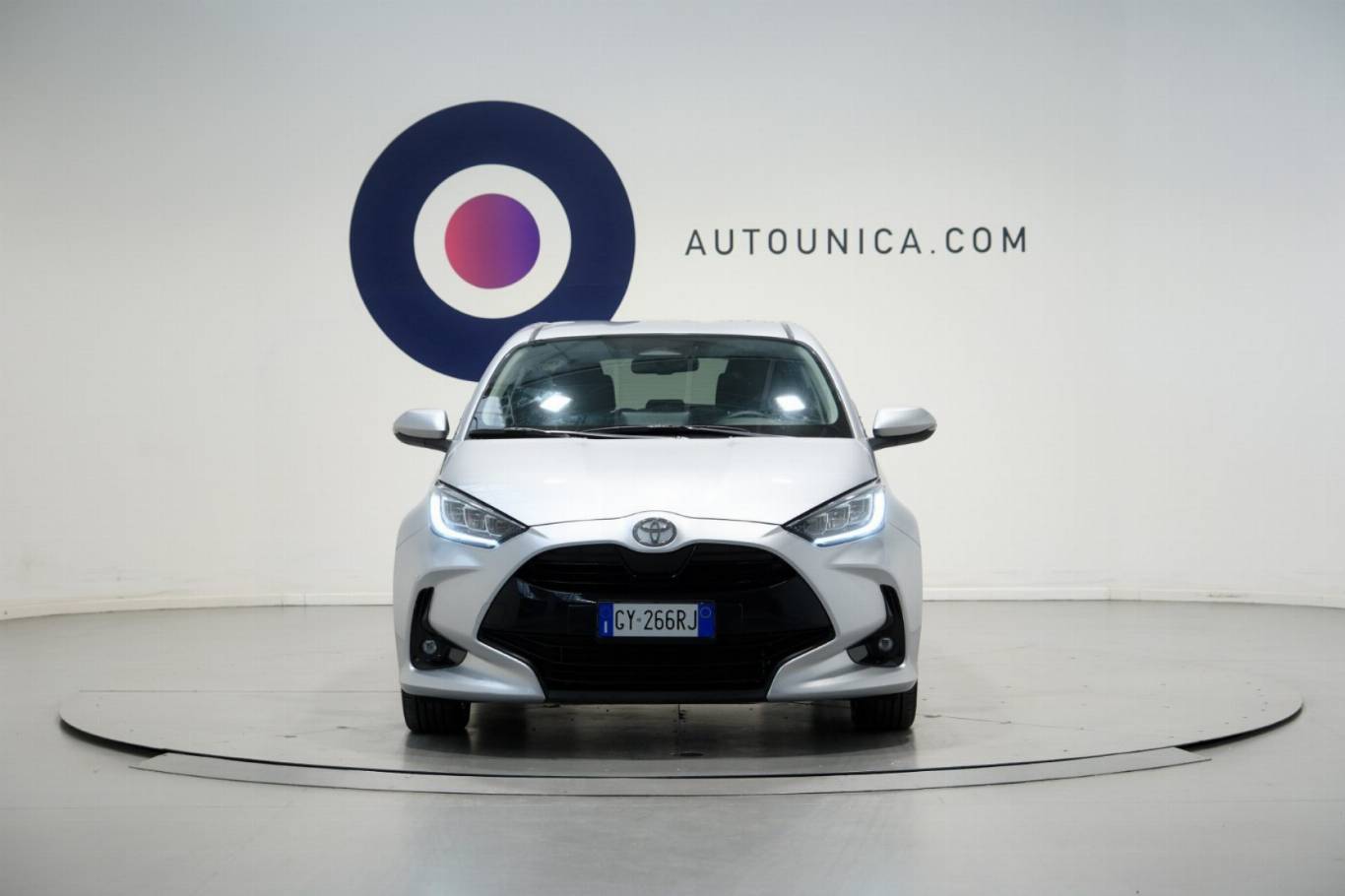 TOYOTA Yaris 2