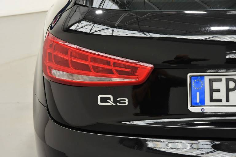 AUDI Q3 11