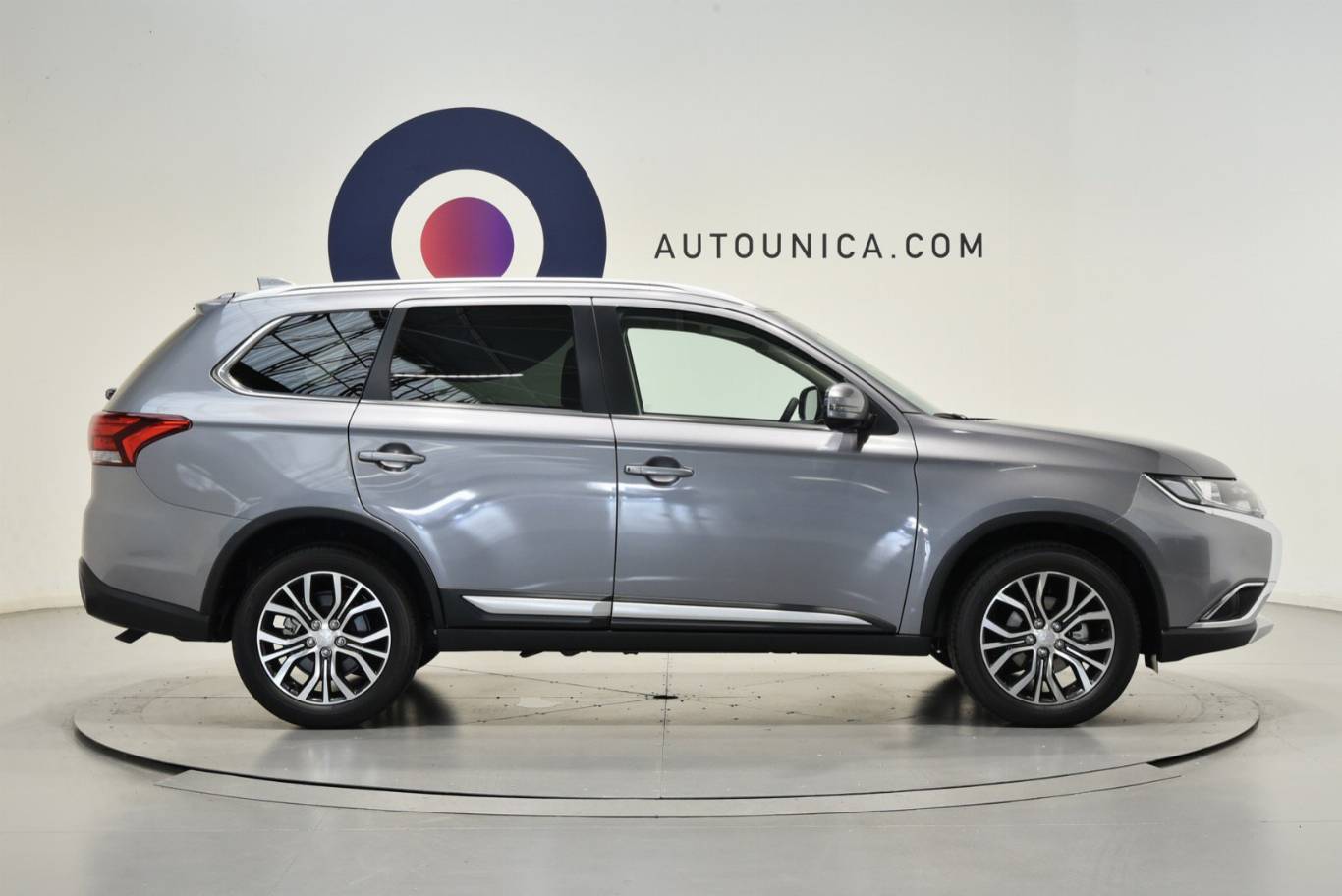 MITSUBISHI Outlander 43