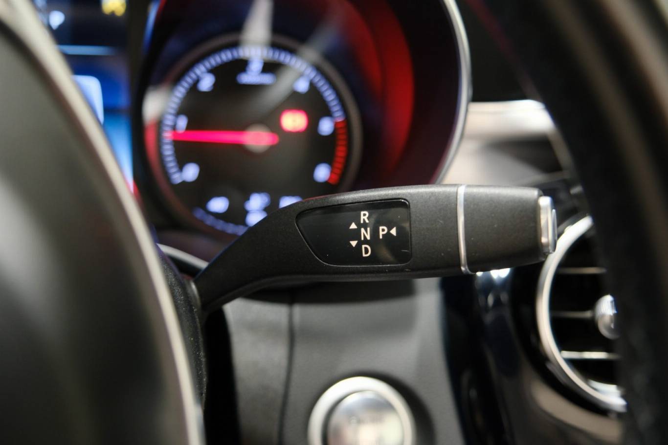 MERCEDES-BENZ C 220 28