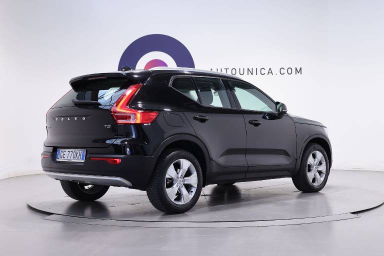 VOLVO XC40 14