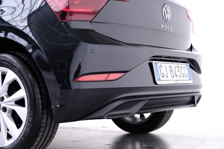 VOLKSWAGEN Polo 45