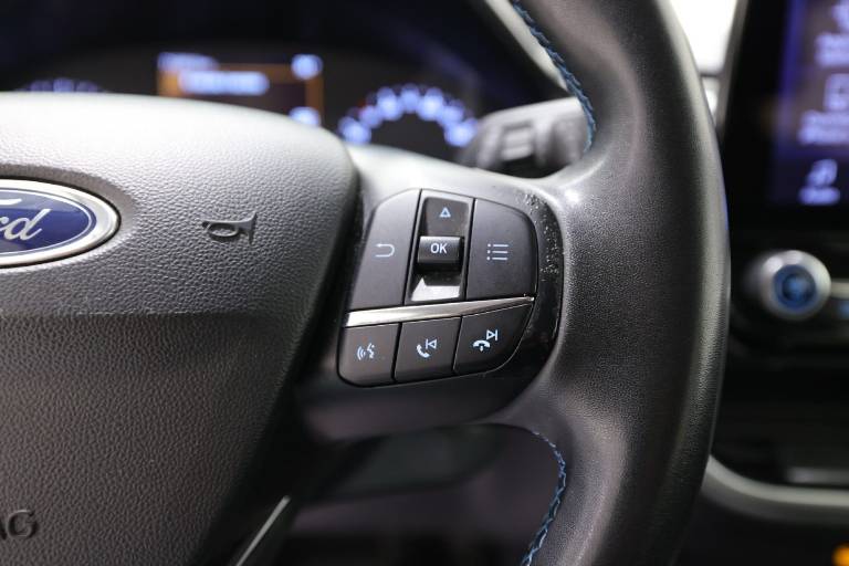 FORD Fiesta 21