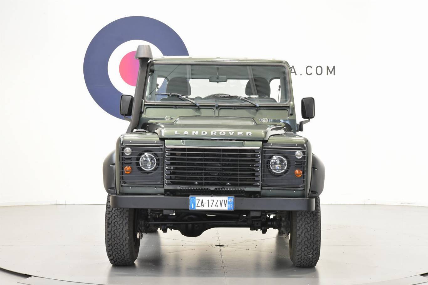LAND ROVER Defender 5