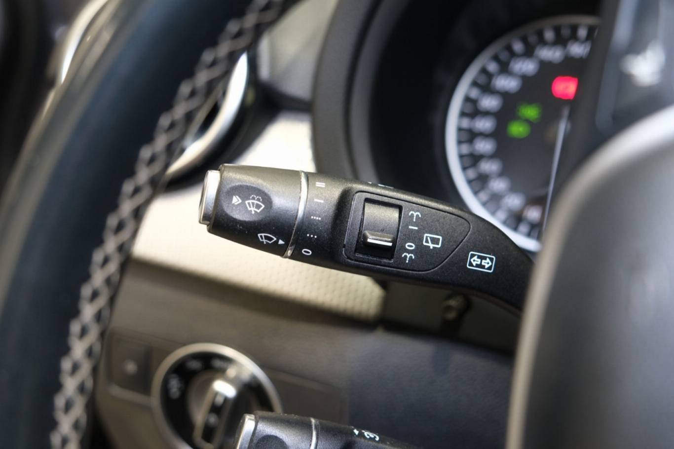 MERCEDES-BENZ B 180 23